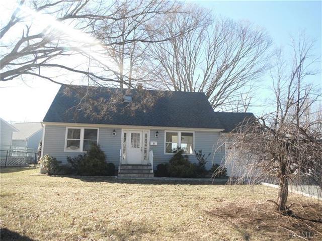 8 Birchbrook Rd, Ossining, NY 10562 photo 1