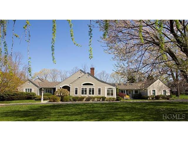 2 Stonegate Ln, Rye, NY 10580 photo 1