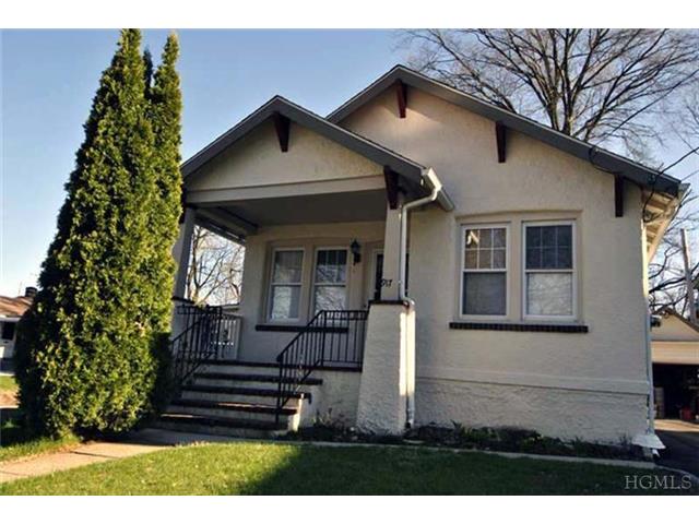 917 Frost Ct, Peekskill, NY 10566 photo 1