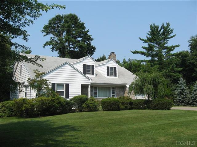 2 Pine Rd, Valhalla, NY 10595 photo 1