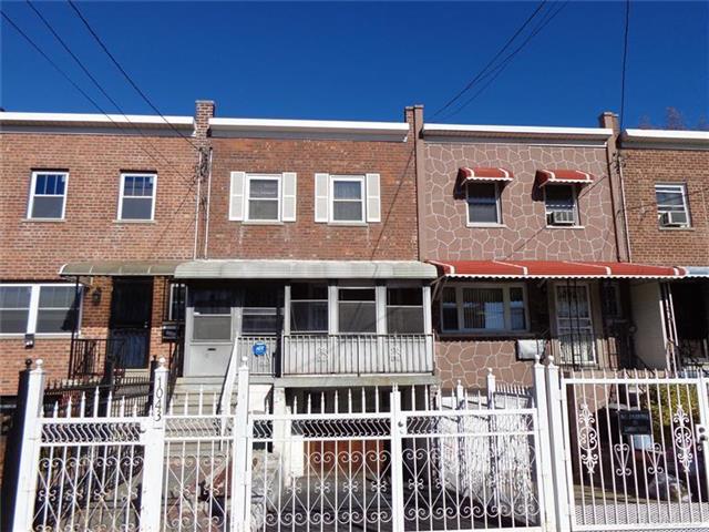 1043 E 218th St, Bronx, NY 10469 photo 1