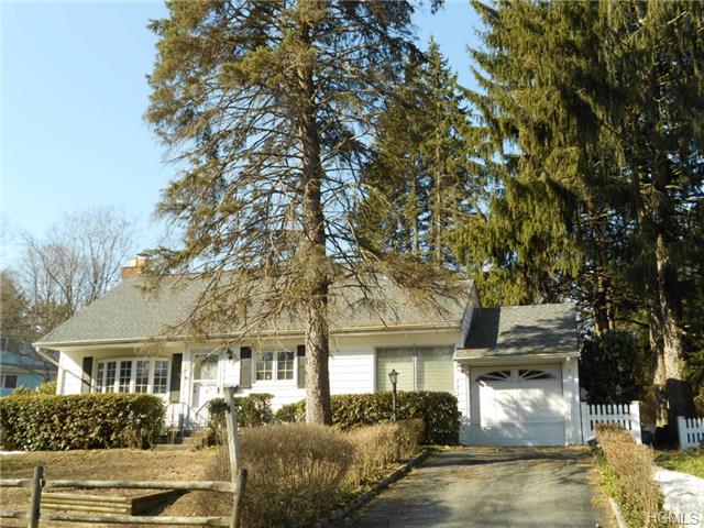 935 Lockwood Dr, Peekskill, NY 10566 photo 1