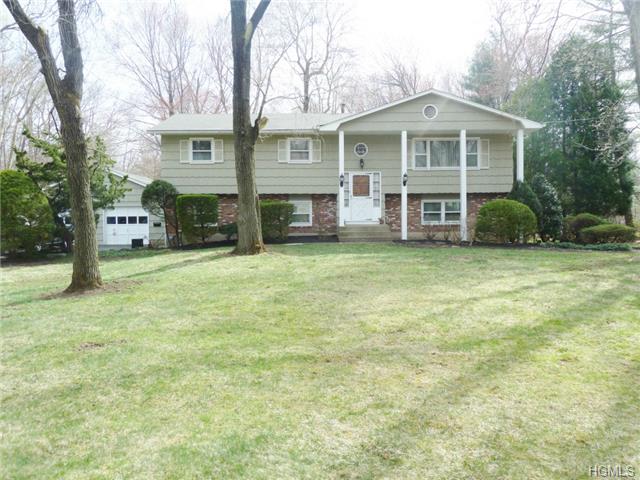 25 E Mayer Dr, Suffern, NY 10901 photo 1