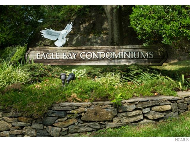 601 Eagle Bay Dr, Ossining, NY 10562 photo 1