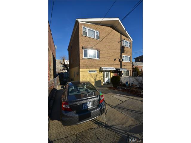 268 Graff Ave, Bronx, NY 10465 photo 1