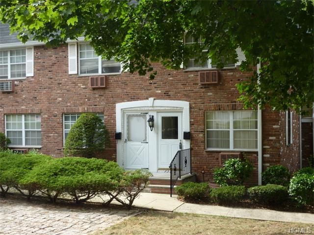 151 Parkside Dr, Suffern, NY 10901 photo 1