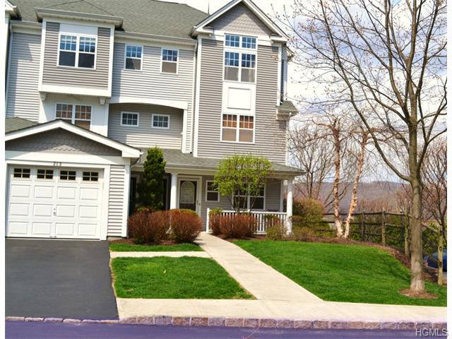 222 Riverbend Dr, Peekskill, NY 10566 photo 1