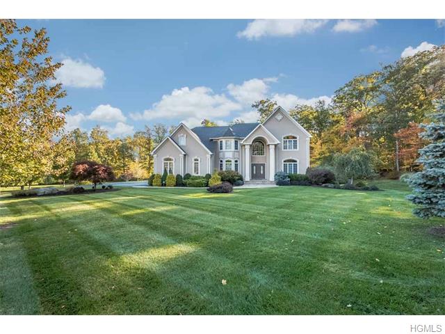 2 Sara Dr, Highland Mills, NY 10930 photo 1