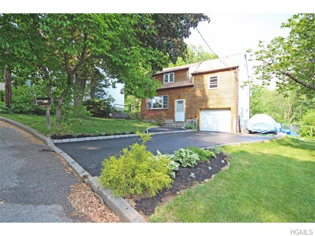11 Collyer Dr, Ossining, NY 10562 photo 1