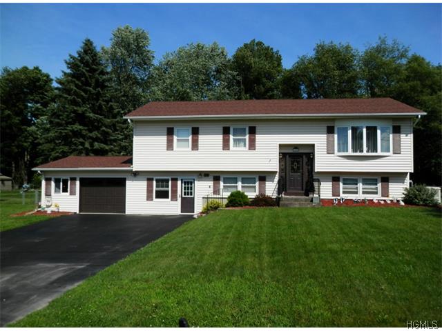 122 C E Penney Dr, Wallkill, NY 12589 photo 1