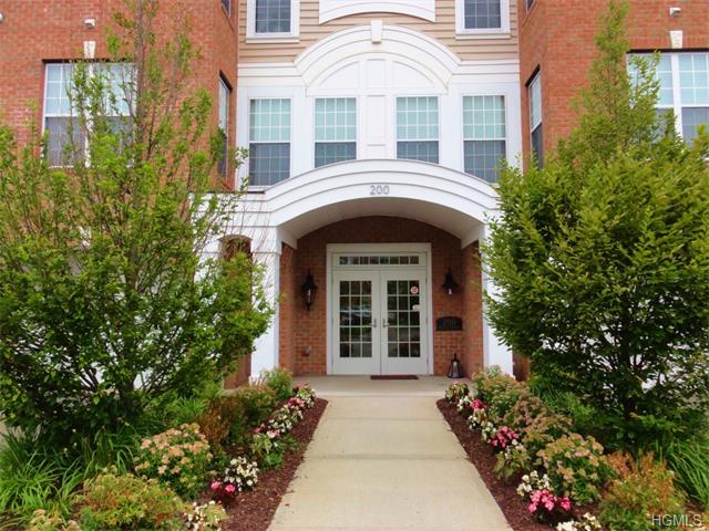 241 Regency Dr, Fishkill, NY 12524 photo 1