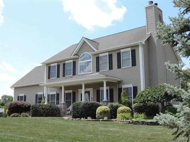8 Cathy Ct, Wallkill, NY 12589 photo 1