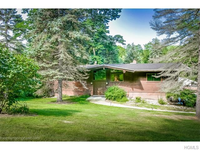 4 Joy Rd, Suffern, NY 10901 photo 1