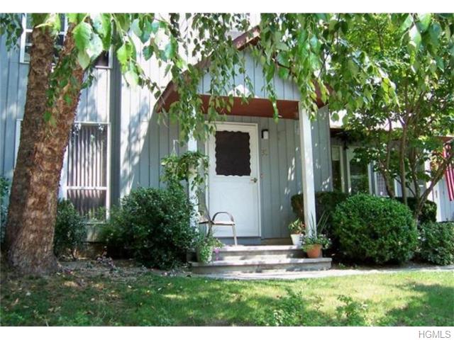30 Hemlock Cir, Peekskill, NY 10566 photo 1