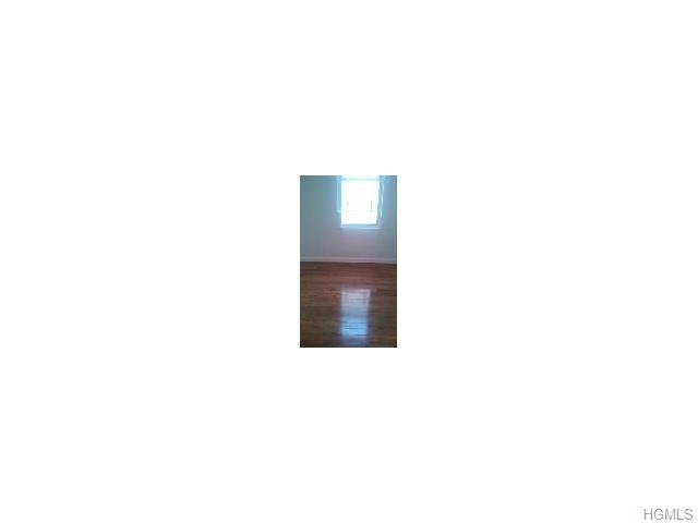 1026 E 228th St, Bronx, NY 10469 photo 1
