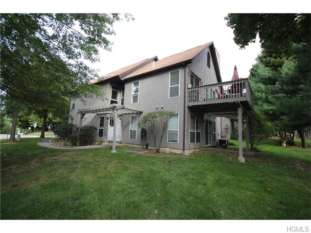 2 Elmwood Cir, Peekskill, NY 10566 photo 1
