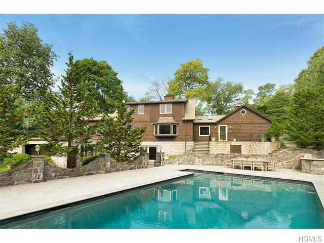 38 Taylor Rd, Valhalla, NY 10595 photo 1