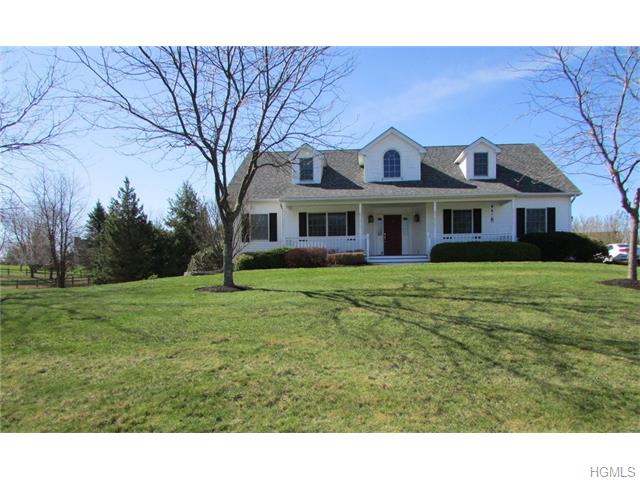 243 Valley View Dr, Wallkill, NY 12589 photo 1