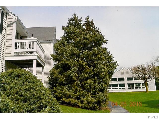 202 Commons Way #H, Fishkill, NY 12524 photo 1
