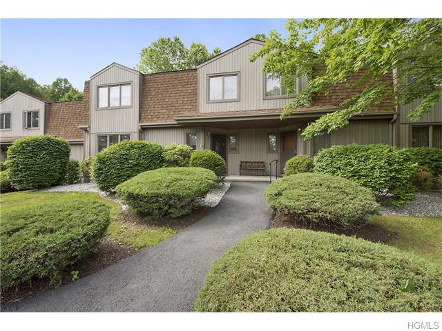16 Meadowlark Cir, Peekskill, NY 10566 photo 1