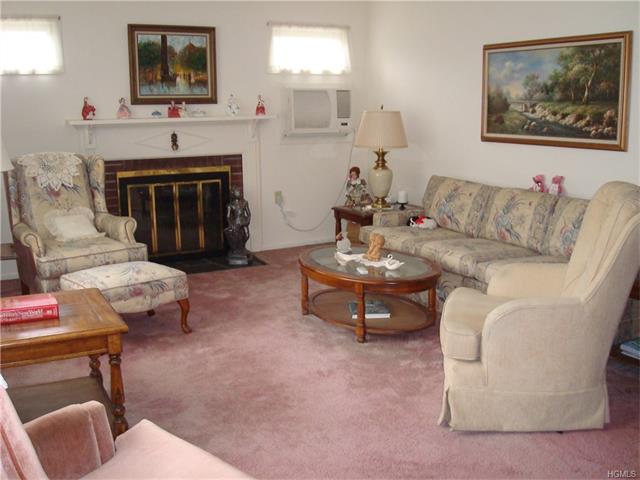 40 Durham Rd, White Plains, NY 10607 photo 1