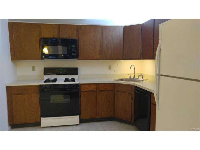 12 Nottingham Cir, Peekskill, NY 10566 photo 1