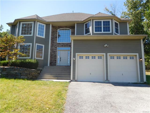102 Winding Brook Ct, New Windsor, NY 12553 photo 1