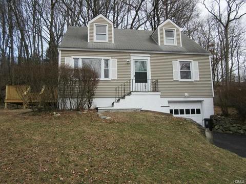 697 Saddle River Rd, Airmont, NY 10952 photo 1