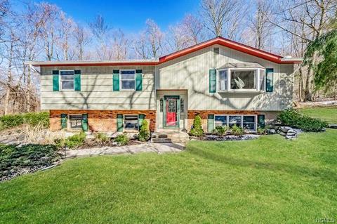 69 Hess Rd Valley Cottage Ny 10989 Mls 4910761 Movoto Com