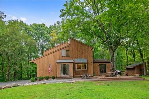 239 Silver Spring Rd, Wilton, CT 06897 photo 1