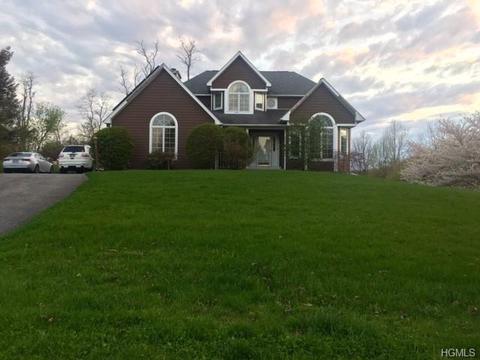 205 Windsor Rd, Fishkill, NY 12524 photo 1