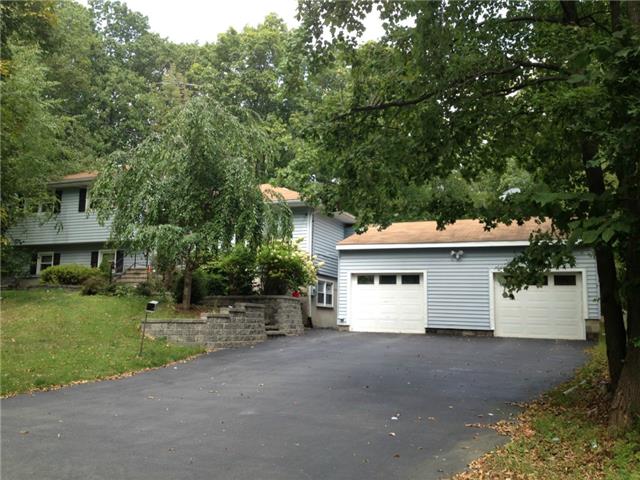 14 Red Oak Rd, Middletown, NY 10940 photo 1