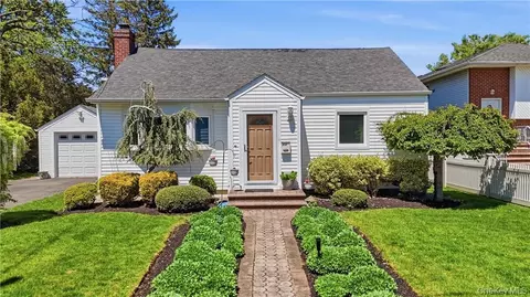 15 Russel Ave, Bethpage, NY 11714