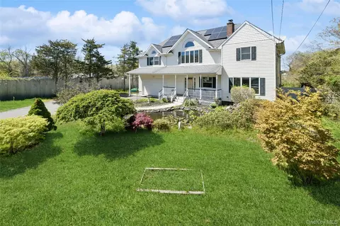 106 S Country Rd, Westhampton Beach, NY 11978