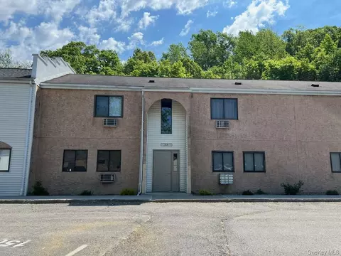 35 Scarborough Ln #A, Wappinger, NY 12590