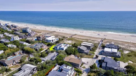 View/Area - 39 Sloop Walk, Islip, NY 11770 photo 11 of 12