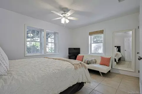 Bedroom - 39 Sloop Walk, Islip, NY 11770 photo 1 of 5