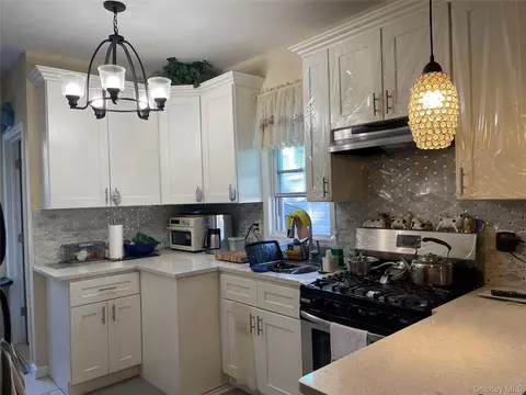10459 126th St, South Richmond Hill, NY 11419
