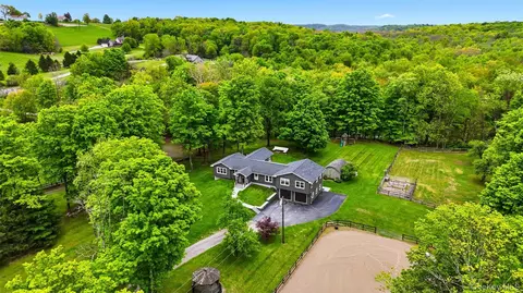 308 Hollow Rd, Clinton, NY 12580
