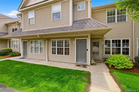 549 Gregory Ct, Lloyd, NY 12528