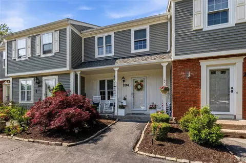 204 Twin Brook Ct, Carmel Hamlet, NY 10512