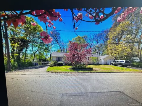 81 Union Ave #81, Amityville, NY 11701