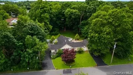 81 Union Ave, Amityville, NY 11701