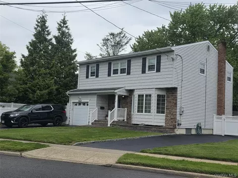2663 Columbus Ave, North Bellmore, NY 11710