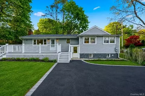21 Newfoundland Ave, Huntington, NY 11743