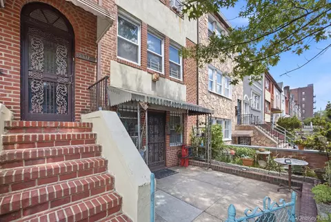 2317 33rd Ave, Astoria, NY 11106