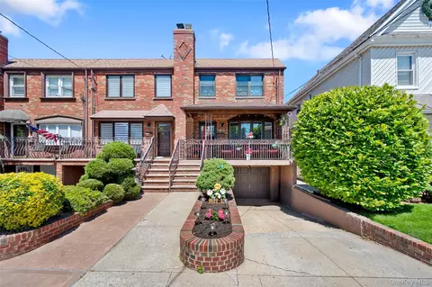 69-91 Caldwell Ave, Maspeth, NY 11378