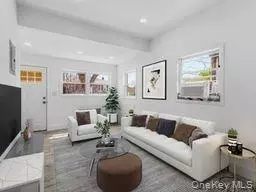 21-52 48th St, Astoria, NY 11105