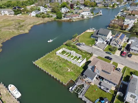 Undisclosed, Babylon, NY 11702