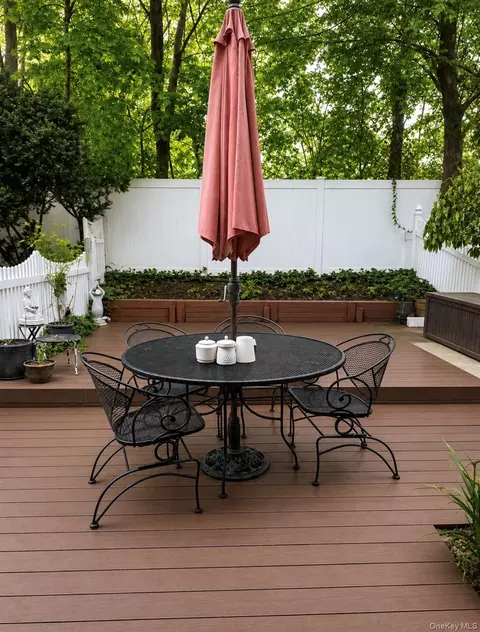 Exterior - 930 Merrick Rd #5, Baldwin, NY 11510 photo 1 of 1